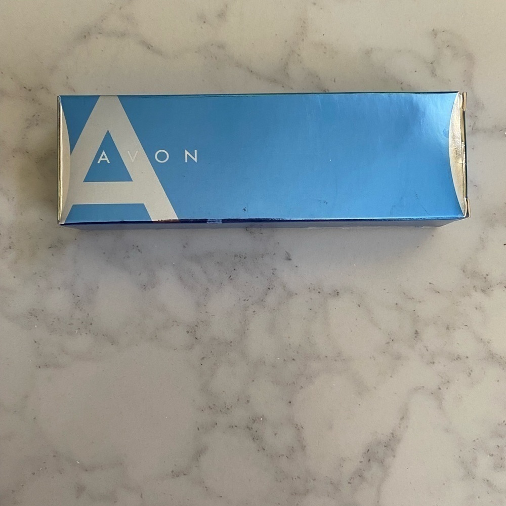 Avon Sparkling Bezel Watch NWT - Picture 4 of 5